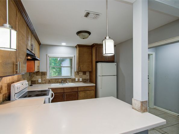 6830 New York Street, Houston TX 77021