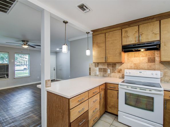 6830 New York Street, Houston TX 77021