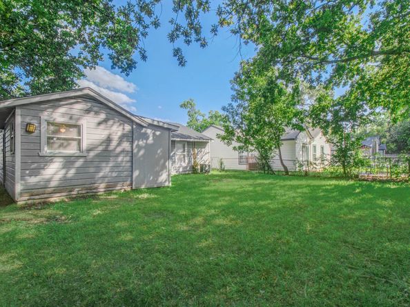 6830 New York Street, Houston TX 77021