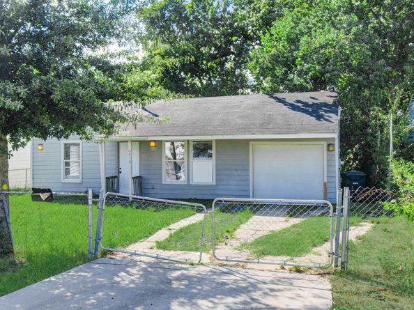 6830 New York Street, Houston TX 77021