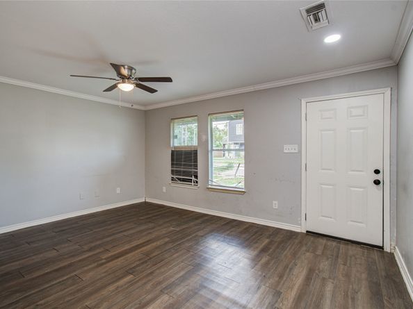 6830 New York Street, Houston TX 77021