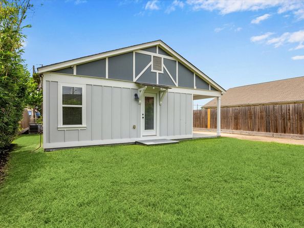 5001 Farmer Street, Houston TX 77020