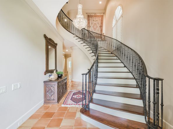 52 Briar Hollow Lane E, Houston TX 77027