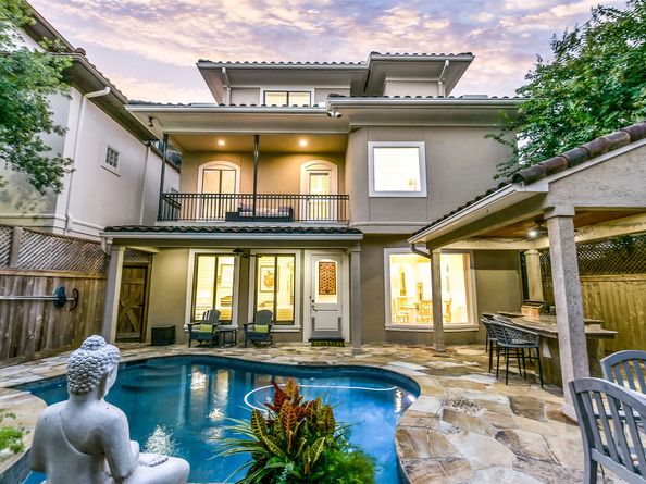 52 Briar Hollow Lane E, Houston TX 77027