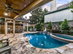 52 Briar Hollow Lane E, Houston TX 77027
