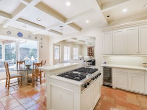 52 Briar Hollow Lane E, Houston TX 77027