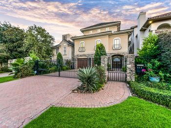 52 Briar Hollow Lane
