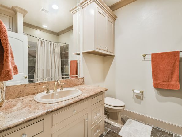 52 Briar Hollow Lane E, Houston TX 77027