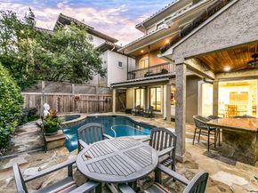 52 Briar Hollow Lane E, Houston TX 77027