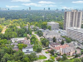 52 Briar Hollow Lane E, Houston TX 77027