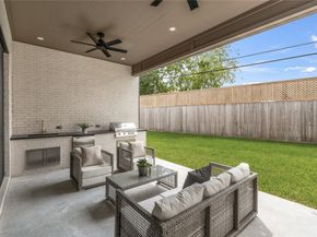 765 Sue Barnett Drive, Houston TX 77018