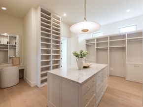 765 Sue Barnett Drive, Houston TX 77018