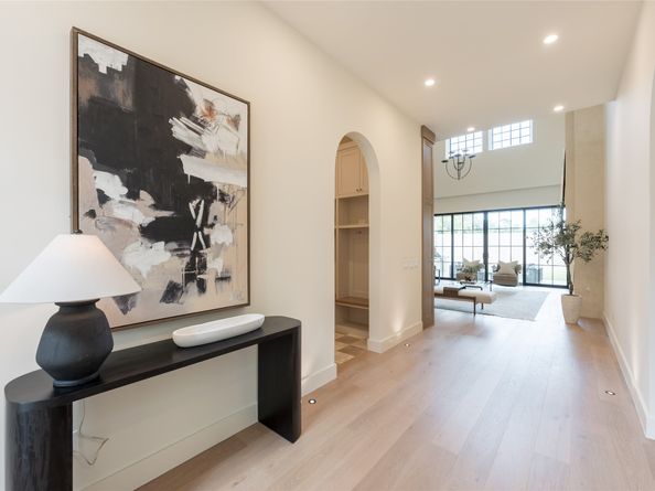 765 Sue Barnett Drive, Houston TX 77018