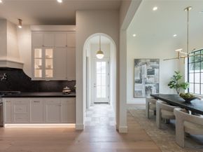 765 Sue Barnett Drive, Houston TX 77018