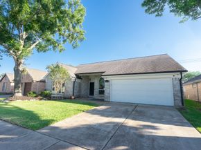 16039 Surrey Woods Drive, Friendswood TX 77546