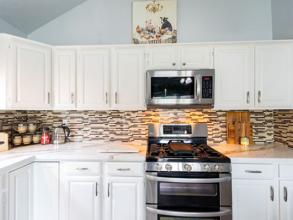 16039 Surrey Woods Drive, Friendswood TX 77546