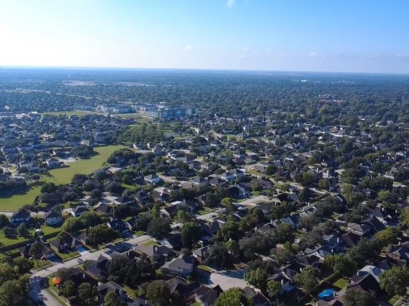 16039 Surrey Woods Drive, Friendswood TX 77546