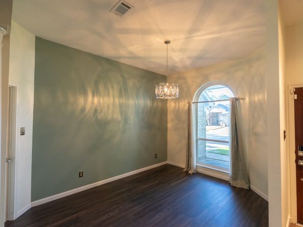 16039 Surrey Woods Drive, Friendswood TX 77546