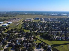 16039 Surrey Woods Drive, Friendswood TX 77546