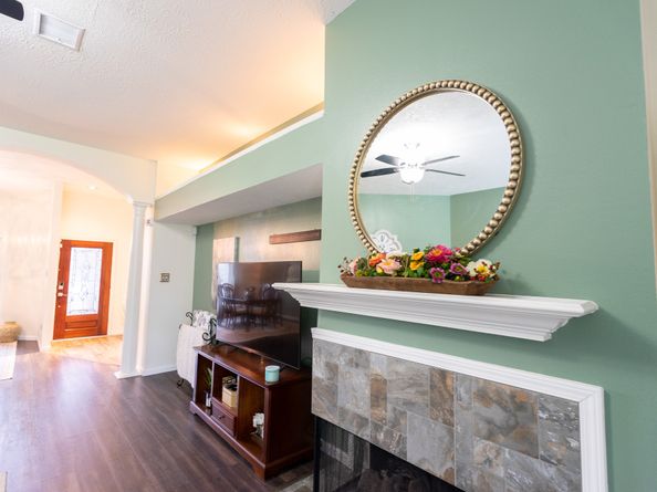 16039 Surrey Woods Drive, Friendswood TX 77546