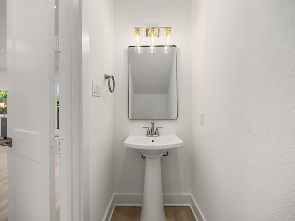 243 Rebecca Street E, Houston TX 77022