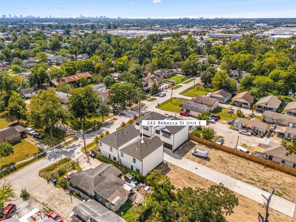 243 Rebecca Street E, Houston TX 77022