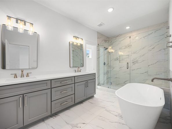 243 Rebecca Street E, Houston TX 77022