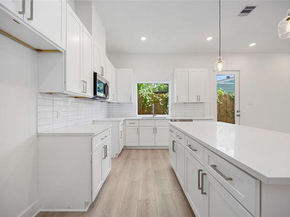 243 Rebecca Street E, Houston TX 77022