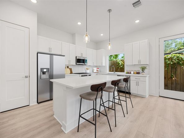 243 Rebecca Street E, Houston TX 77022