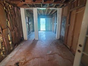 4821 Burma Road, Houston TX 77033