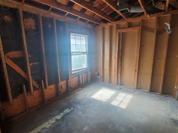 4821 Burma Road, Houston TX 77033