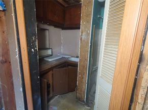 4821 Burma Road, Houston TX 77033