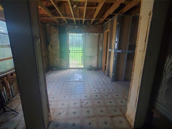 4821 Burma Road, Houston TX 77033