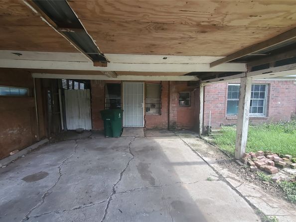 4821 Burma Road, Houston TX 77033