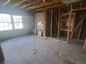 4821 Burma Road, Houston TX 77033