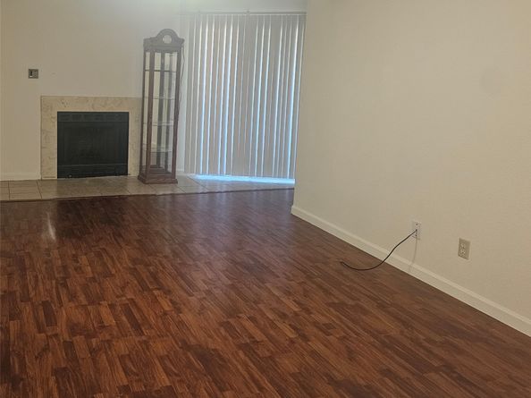 10689 Braes Bend Drive, Houston TX 77071