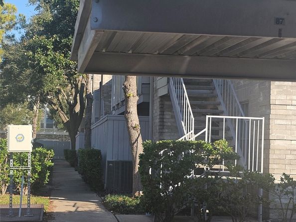 10689 Braes Bend Drive, Houston TX 77071