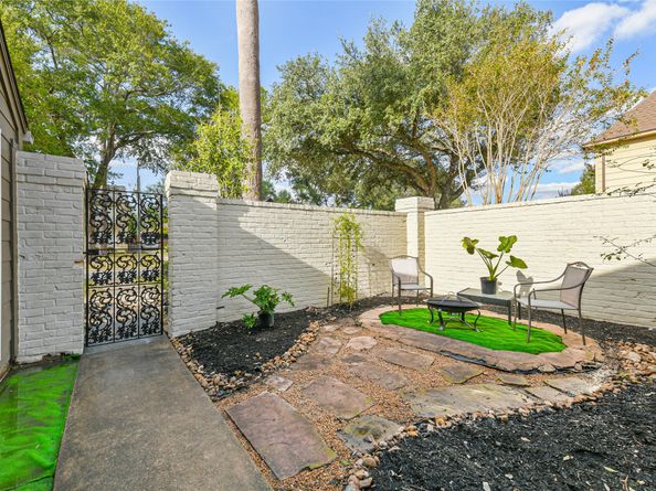 5115 Green Springs Drive, Houston TX 77066