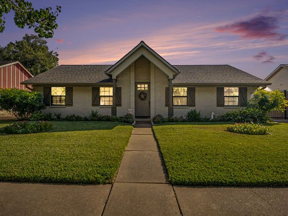 8515 Edgemoor Drive, Houston TX 77036