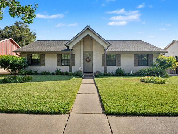 8515 Edgemoor Drive, Houston TX 77036