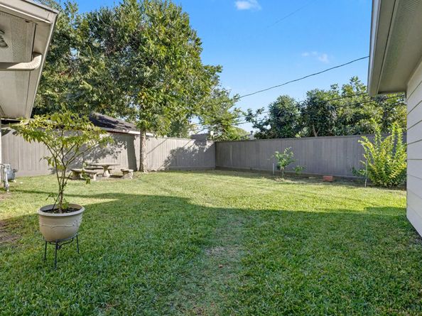 8515 Edgemoor Drive, Houston TX 77036