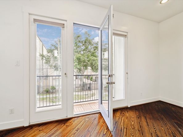 5714 Kansas Street, Houston TX 77007