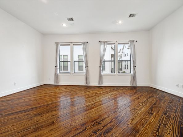 5714 Kansas Street, Houston TX 77007