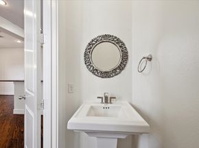 5714 Kansas Street, Houston TX 77007