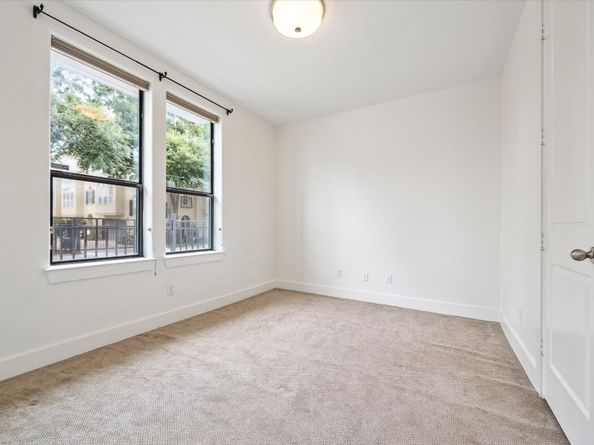 5714 Kansas Street, Houston TX 77007