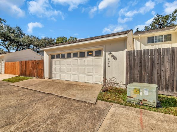 2970 Gessner Road, Houston TX 77080