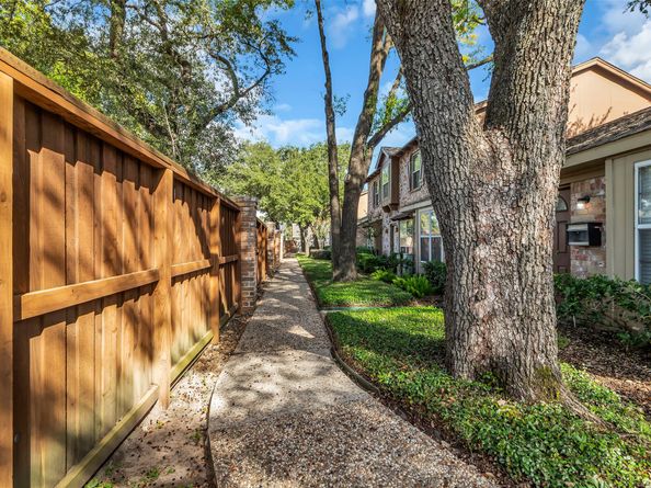 2970 Gessner Road, Houston TX 77080