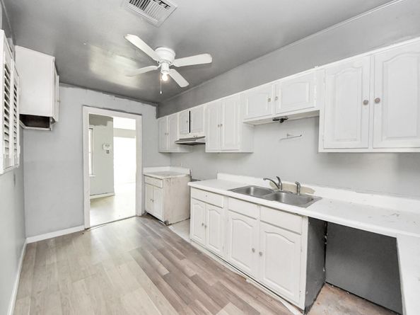 8838 Delilah Street, Houston TX 77033