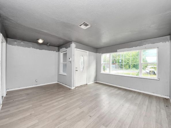 8838 Delilah Street, Houston TX 77033