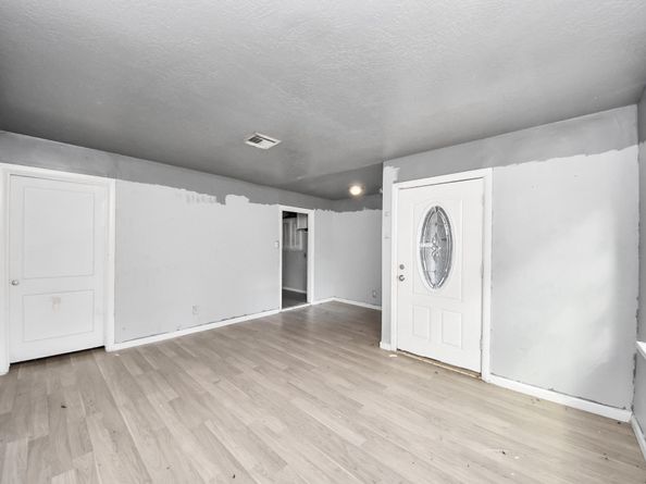 8838 Delilah Street, Houston TX 77033